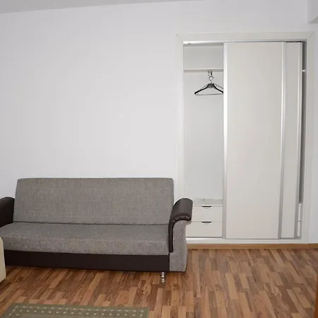 La Cave בוקרשט