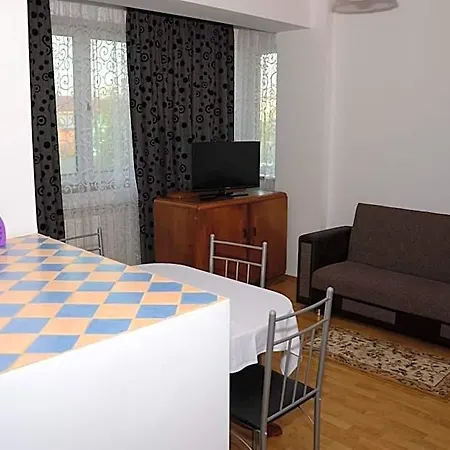 Lägenhetshotell La Cave Bukarest