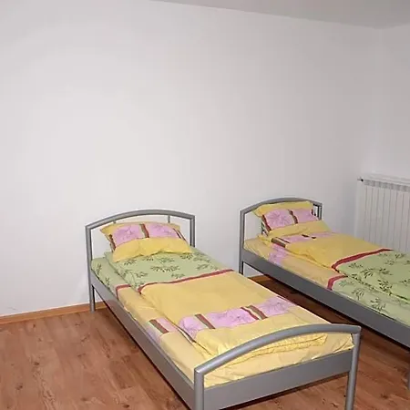 Lägenhetshotell La Cave Bukarest