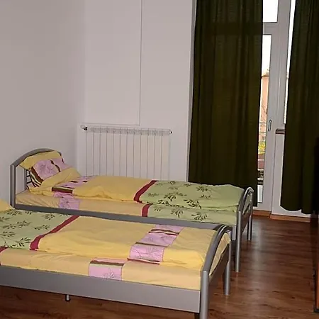 Lägenhetshotell La Cave Bukarest