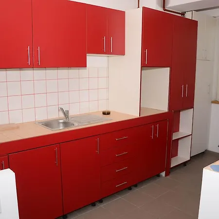 Ξενοδοχείο με διαμερίσματα La Cave 3*